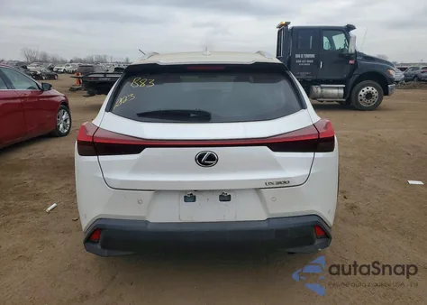 2020 Lexus Ux 200 Base z USA, uszkodzony, nr VIN JTHX3JBH3L2029238